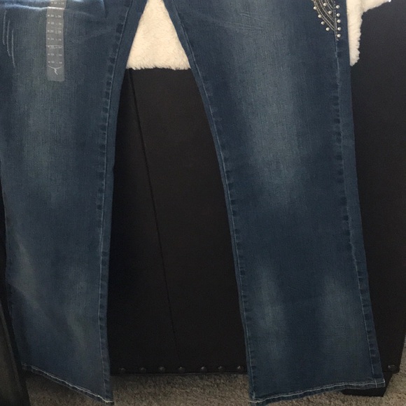 Trinity Ranch Jeans - Picture 3 of 3